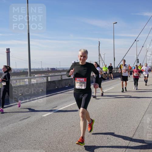 03.10.2025 - Köhlbrandbrückenlauf Michael Burmester http://msf.ph/oto/9108673 03.10.2025 12:51:26 Position 2 5115 meine-sportfotos.de