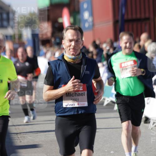 03.10.2025 - Köhlbrandbrückenlauf Jannik Wohlers http://msf.ph/oto/9108674 03.10.2025 13:29:28 Ziel 5340, 5344, 5366, 5470, 5514, 5601, 6063, 6118, 6156, 6309, 6334, 6335, 6336, 6351, 6387, 6539, 6543, 6554, 6555 meine-sportfotos.de
