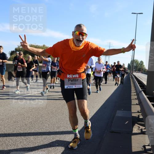 03.10.2025 - Köhlbrandbrückenlauf Strokosch-Dieckow http://msf.ph/oto/9108677 03.10.2025 12:22:32 Position 3 6620 meine-sportfotos.de