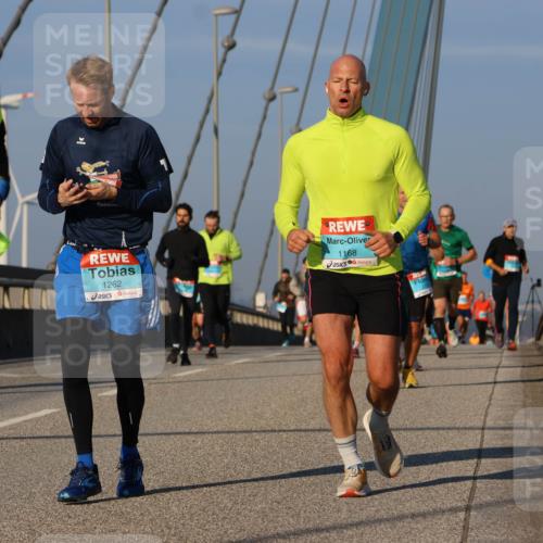 03.10.2025 - Köhlbrandbrückenlauf Strokosch-Dieckow http://msf.ph/oto/9108699 03.10.2025 09:39:26 Position 2 1398, 1262, 1168 meine-sportfotos.de