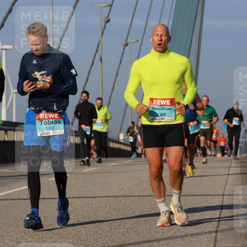03.10.2025 - Köhlbrandbrückenlauf Strokosch-Dieckow http://msf.ph/oto/9108703 03.10.2025 09:39:26 Position 2 1398, 1262, 1168 meine-sportfotos.de
