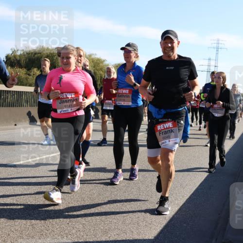 03.10.2025 - Köhlbrandbrückenlauf Strokosch-Dieckow http://msf.ph/oto/9108725 03.10.2025 12:22:36 Position 3 10, 5135, 6141, 6110, 6045 meine-sportfotos.de