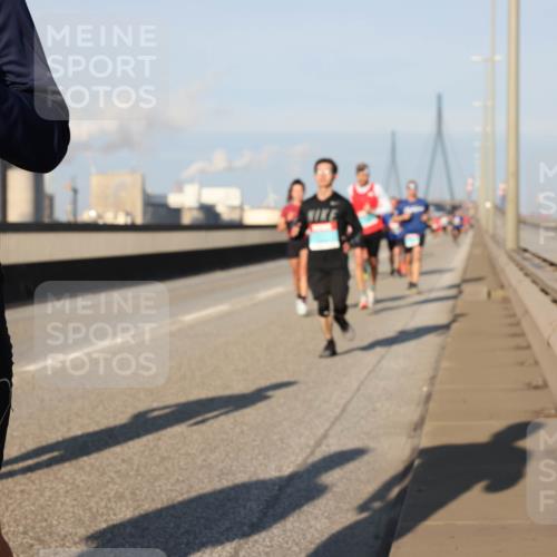03.10.2025 - Köhlbrandbrückenlauf Lena Gebhardt http://msf.ph/oto/9108730 03.10.2025 09:41:06 Position 2 528 meine-sportfotos.de