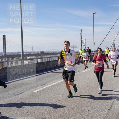03.10.2025 - Köhlbrandbrückenlauf Michael Burmester http://msf.ph/oto/9108737 03.10.2025 12:51:28 Position 2 4210 meine-sportfotos.de