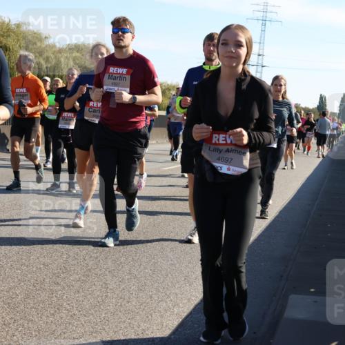 03.10.2025 - Köhlbrandbrückenlauf Strokosch-Dieckow http://msf.ph/oto/9108754 03.10.2025 12:22:38 Position 3 6434, 6684, 4827, 4697 meine-sportfotos.de