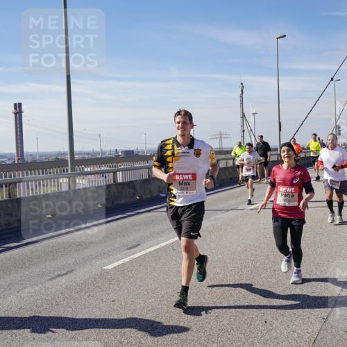 03.10.2025 - Köhlbrandbrückenlauf Michael Burmester http://msf.ph/oto/9108759 03.10.2025 12:51:28 Position 2 4210 meine-sportfotos.de
