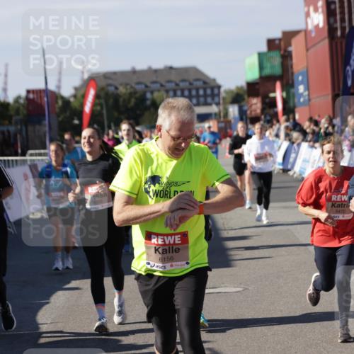 03.10.2025 - Köhlbrandbrückenlauf Jannik Wohlers http://msf.ph/oto/9108775 03.10.2025 13:29:30 Ziel 5340, 5366, 5470, 5482, 5514, 5601, 6156, 6334, 6335, 6336, 6351, 6387, 6439, 6539, 6543, 6554, 6555 meine-sportfotos.de