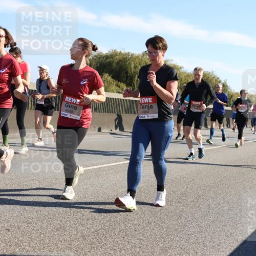03.10.2025 - Köhlbrandbrückenlauf Strokosch-Dieckow http://msf.ph/oto/9108777 03.10.2025 12:22:42 Position 3 5244, 4939, 4989, 4415 meine-sportfotos.de