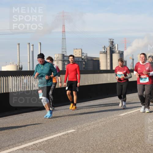 03.10.2025 - Köhlbrandbrückenlauf Lena Gebhardt http://msf.ph/oto/9108783 03.10.2025 10:14:15 Position 2 1880 meine-sportfotos.de