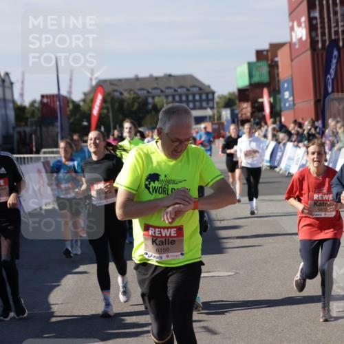 03.10.2025 - Köhlbrandbrückenlauf Jannik Wohlers http://msf.ph/oto/9108784 03.10.2025 13:29:30 Ziel 5340, 5366, 5470, 5482, 5514, 5601, 6156, 6334, 6335, 6336, 6351, 6387, 6439, 6539, 6543, 6554, 6555 meine-sportfotos.de