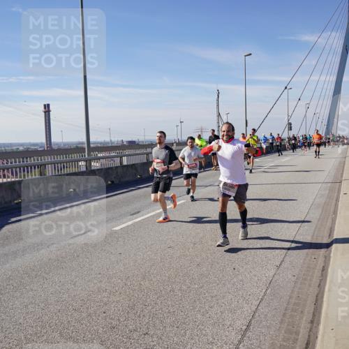 03.10.2025 - Köhlbrandbrückenlauf Michael Burmester http://msf.ph/oto/9108794 03.10.2025 12:51:30 Position 2  meine-sportfotos.de