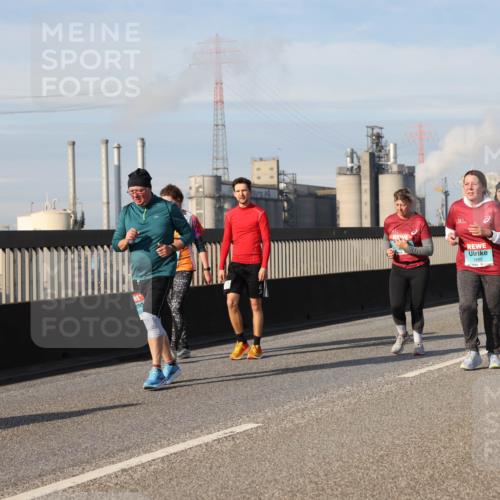 03.10.2025 - Köhlbrandbrückenlauf Lena Gebhardt http://msf.ph/oto/9108795 03.10.2025 10:14:15 Position 2  meine-sportfotos.de