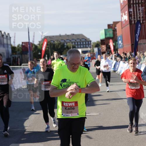 03.10.2025 - Köhlbrandbrückenlauf Jannik Wohlers http://msf.ph/oto/9108796 03.10.2025 13:29:30 Ziel 5340, 5366, 5470, 5482, 5514, 5601, 6156, 6334, 6335, 6336, 6351, 6387, 6439, 6539, 6543, 6554, 6555 meine-sportfotos.de