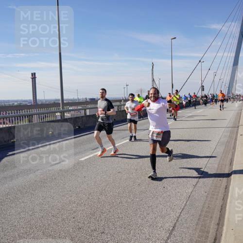 03.10.2025 - Köhlbrandbrückenlauf Michael Burmester http://msf.ph/oto/9108802 03.10.2025 12:51:30 Position 2  meine-sportfotos.de
