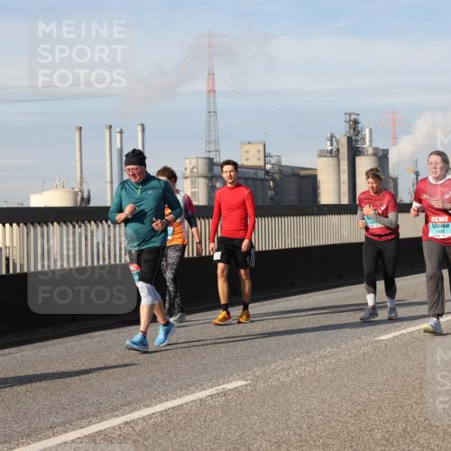 03.10.2025 - Köhlbrandbrückenlauf Lena Gebhardt http://msf.ph/oto/9108809 03.10.2025 10:14:15 Position 2 1880 meine-sportfotos.de