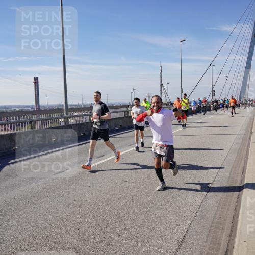03.10.2025 - Köhlbrandbrückenlauf Michael Burmester http://msf.ph/oto/9108811 03.10.2025 12:51:30 Position 2  meine-sportfotos.de