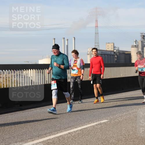 03.10.2025 - Köhlbrandbrückenlauf Lena Gebhardt http://msf.ph/oto/9108819 03.10.2025 10:14:15 Position 2 1880 meine-sportfotos.de