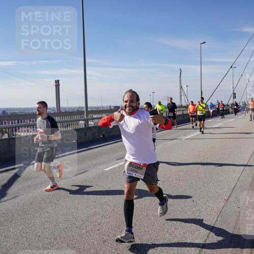 03.10.2025 - Köhlbrandbrückenlauf Michael Burmester http://msf.ph/oto/9108827 03.10.2025 12:51:31 Position 2 6556 meine-sportfotos.de