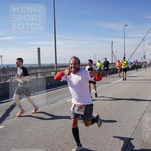 03.10.2025 - Köhlbrandbrückenlauf Michael Burmester http://msf.ph/oto/9108835 03.10.2025 12:51:31 Position 2 6556 meine-sportfotos.de