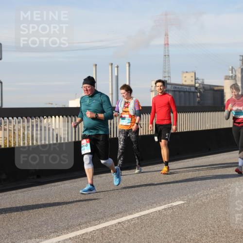 03.10.2025 - Köhlbrandbrückenlauf Lena Gebhardt http://msf.ph/oto/9108839 03.10.2025 10:14:16 Position 2 8433, 1880 meine-sportfotos.de