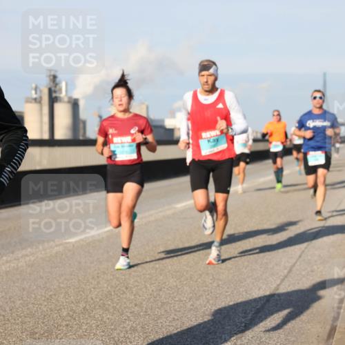 03.10.2025 - Köhlbrandbrückenlauf Lena Gebhardt http://msf.ph/oto/9108840 03.10.2025 09:41:09 Position 2 89 meine-sportfotos.de