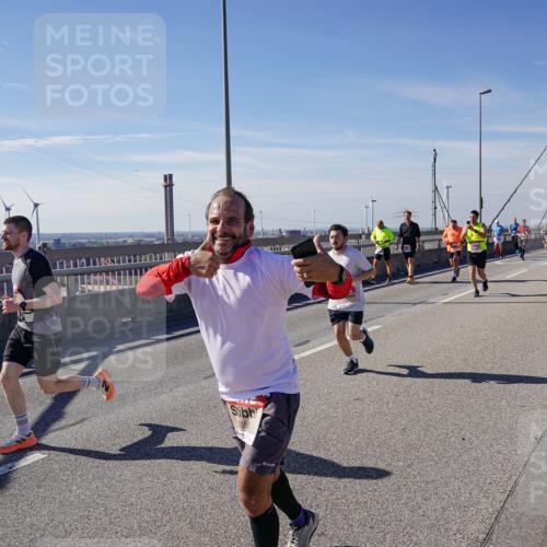 03.10.2025 - Köhlbrandbrückenlauf Michael Burmester http://msf.ph/oto/9108852 03.10.2025 12:51:31 Position 2 556 meine-sportfotos.de