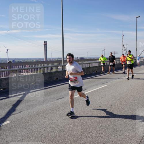 03.10.2025 - Köhlbrandbrückenlauf Michael Burmester http://msf.ph/oto/9108861 03.10.2025 12:51:32 Position 2  meine-sportfotos.de