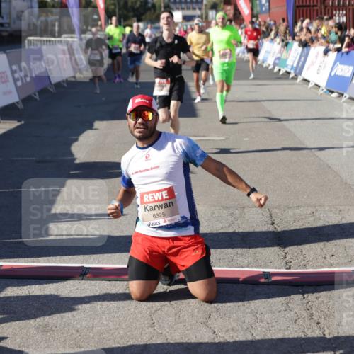 03.10.2025 - Köhlbrandbrückenlauf Jannik Wohlers http://msf.ph/oto/9108867 03.10.2025 12:59:36 Ziel 4111, 4119, 4215, 4270, 4475, 6060, 6325, 6364, 6616, 6654, 6666, 6754 meine-sportfotos.de