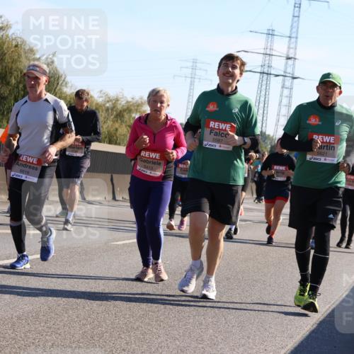 03.10.2025 - Köhlbrandbrückenlauf Strokosch-Dieckow http://msf.ph/oto/9108871 03.10.2025 12:22:59 Position 3 6619, 6618, 5413, 5587, 5621 meine-sportfotos.de