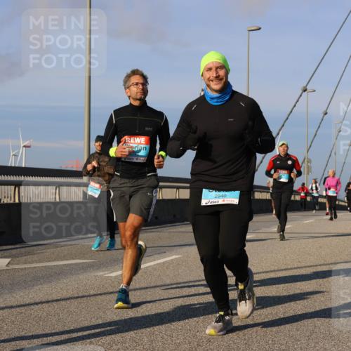 03.10.2025 - Köhlbrandbrückenlauf Strokosch-Dieckow http://msf.ph/oto/9108876 03.10.2025 09:39:45 Position 2 2940 meine-sportfotos.de