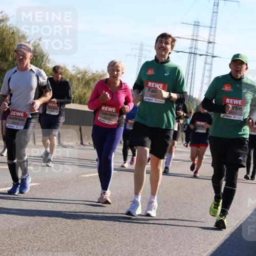03.10.2025 - Köhlbrandbrückenlauf Strokosch-Dieckow http://msf.ph/oto/9108877 03.10.2025 12:22:59 Position 3 66, 6618, 5413, 5587, 5621 meine-sportfotos.de