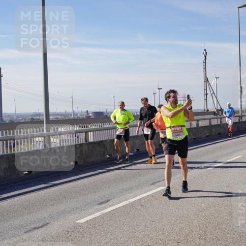 03.10.2025 - Köhlbrandbrückenlauf Michael Burmester http://msf.ph/oto/9108887 03.10.2025 12:51:33 Position 2 6445 meine-sportfotos.de