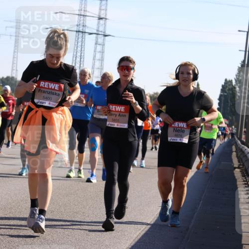 03.10.2025 - Köhlbrandbrückenlauf Strokosch-Dieckow http://msf.ph/oto/9108890 03.10.2025 12:23:03 Position 3 5401, 5400, 5855, 4674 meine-sportfotos.de