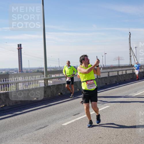 03.10.2025 - Köhlbrandbrückenlauf Michael Burmester http://msf.ph/oto/9108896 03.10.2025 12:51:34 Position 2 6445 meine-sportfotos.de