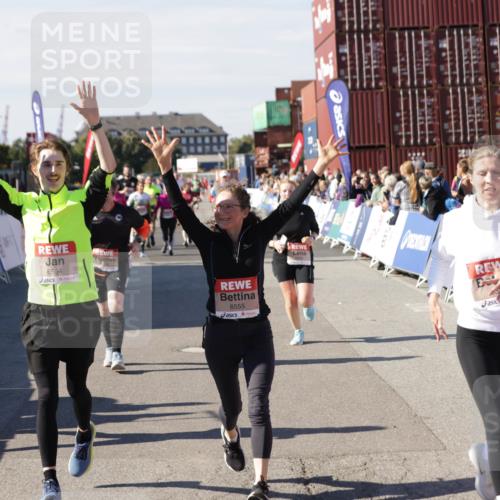 03.10.2025 - Köhlbrandbrückenlauf Jannik Wohlers http://msf.ph/oto/9108905 03.10.2025 13:29:34 Ziel 5340, 5470, 5482, 5514, 5601, 6093, 6156, 6215, 6334, 6335, 6336, 6351, 6387, 6439, 6539, 6543, 6554, 6555 meine-sportfotos.de