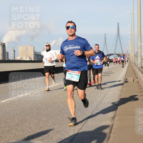 03.10.2025 - Köhlbrandbrückenlauf Lena Gebhardt http://msf.ph/oto/9108950 03.10.2025 09:41:10 Position 2 1040 meine-sportfotos.de
