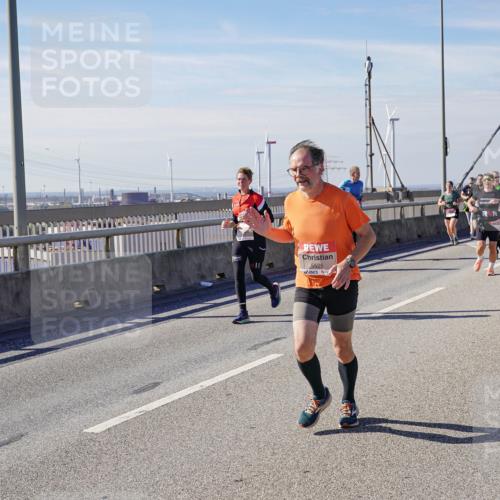 03.10.2025 - Köhlbrandbrückenlauf Michael Burmester http://msf.ph/oto/9108951 03.10.2025 12:51:37 Position 2 5525 meine-sportfotos.de