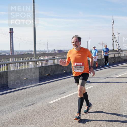 03.10.2025 - Köhlbrandbrückenlauf Michael Burmester http://msf.ph/oto/9108958 03.10.2025 12:51:37 Position 2 5525 meine-sportfotos.de