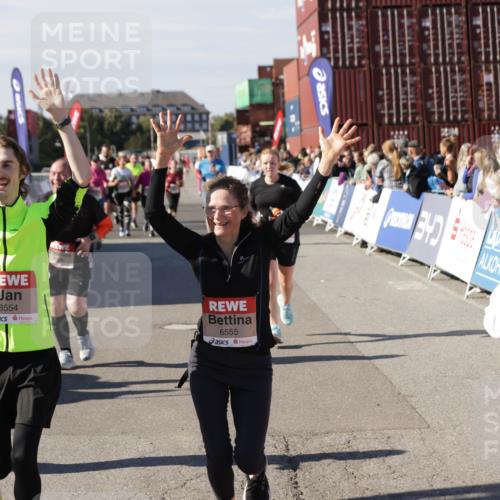 03.10.2025 - Köhlbrandbrückenlauf Jannik Wohlers http://msf.ph/oto/9108960 03.10.2025 13:29:35 Ziel 5340, 5470, 5482, 5514, 5601, 6093, 6156, 6215, 6334, 6335, 6336, 6351, 6387, 6439, 6539, 6543, 6554, 6555 meine-sportfotos.de