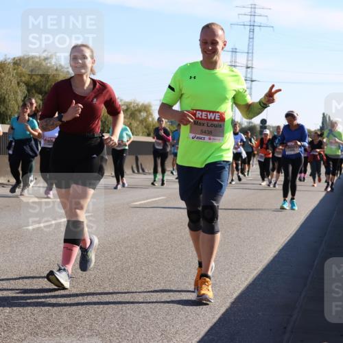 03.10.2025 - Köhlbrandbrückenlauf Strokosch-Dieckow http://msf.ph/oto/9108964 03.10.2025 12:23:14 Position 3 5438 meine-sportfotos.de