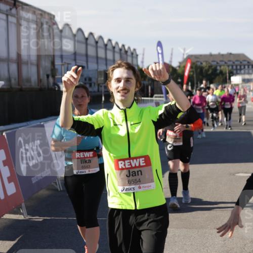 03.10.2025 - Köhlbrandbrückenlauf Jannik Wohlers http://msf.ph/oto/9108966 03.10.2025 13:29:35 Ziel 5340, 5470, 5482, 5514, 5601, 6093, 6156, 6215, 6334, 6335, 6336, 6351, 6387, 6439, 6539, 6543, 6554, 6555 meine-sportfotos.de