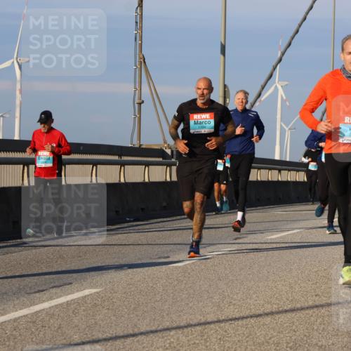 03.10.2025 - Köhlbrandbrückenlauf Strokosch-Dieckow http://msf.ph/oto/9108977 03.10.2025 09:39:56 Position 2 1194, 3719 meine-sportfotos.de