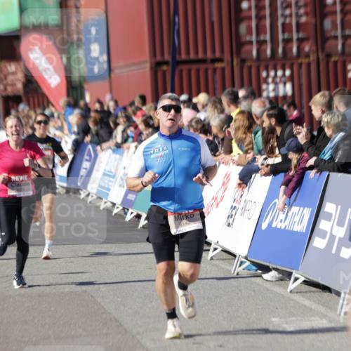 03.10.2025 - Köhlbrandbrückenlauf Jannik Wohlers http://msf.ph/oto/9108983 03.10.2025 12:59:44 Ziel 4074, 4111, 4215, 4270, 4475, 6142, 6254, 6364, 6601, 6616, 6654, 6666, 6754 meine-sportfotos.de