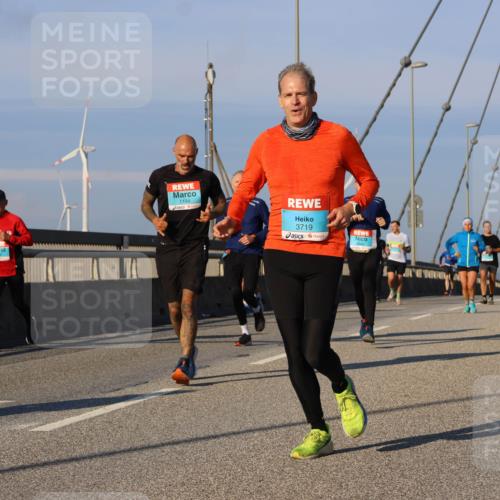 03.10.2025 - Köhlbrandbrückenlauf Strokosch-Dieckow http://msf.ph/oto/9108984 03.10.2025 09:39:57 Position 2 1194, 3719 meine-sportfotos.de