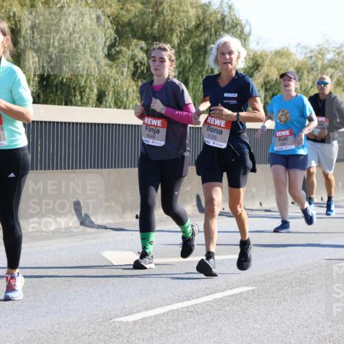 03.10.2025 - Köhlbrandbrückenlauf Strokosch-Dieckow http://msf.ph/oto/9108991 03.10.2025 12:23:18 Position 3 5454, 6548, 5155, 6297, 6295 meine-sportfotos.de
