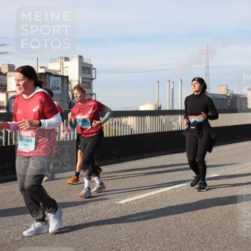 03.10.2025 - Köhlbrandbrückenlauf Lena Gebhardt http://msf.ph/oto/9108999 03.10.2025 10:14:19 Position 2 1880 meine-sportfotos.de