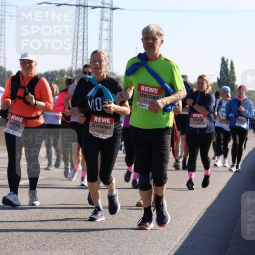 03.10.2025 - Köhlbrandbrückenlauf Strokosch-Dieckow http://msf.ph/oto/9109008 03.10.2025 12:23:19 Position 3 5241, 5121, 511, 5318 meine-sportfotos.de