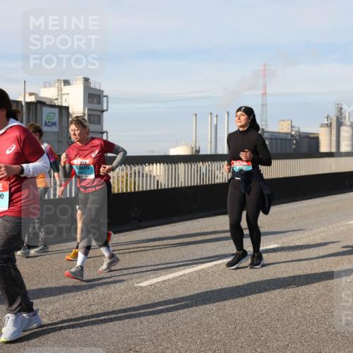 03.10.2025 - Köhlbrandbrückenlauf Lena Gebhardt http://msf.ph/oto/9109010 03.10.2025 10:14:19 Position 2 1880, 3377 meine-sportfotos.de