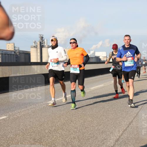 03.10.2025 - Köhlbrandbrückenlauf Lena Gebhardt http://msf.ph/oto/9109025 03.10.2025 09:41:12 Position 2 3266, 1028 meine-sportfotos.de