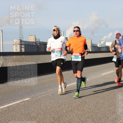 03.10.2025 - Köhlbrandbrückenlauf Lena Gebhardt http://msf.ph/oto/9109036 03.10.2025 09:41:12 Position 2 3494, 3266, 1028 meine-sportfotos.de